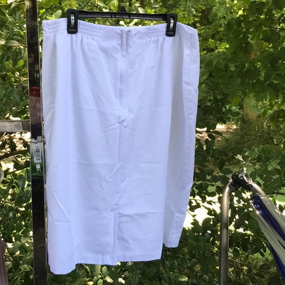 Sag Harbor Woman White Lined Pencil Skirt Elastic Back Slit Plus 20W Poly/Rayon - Picture 13 of 16